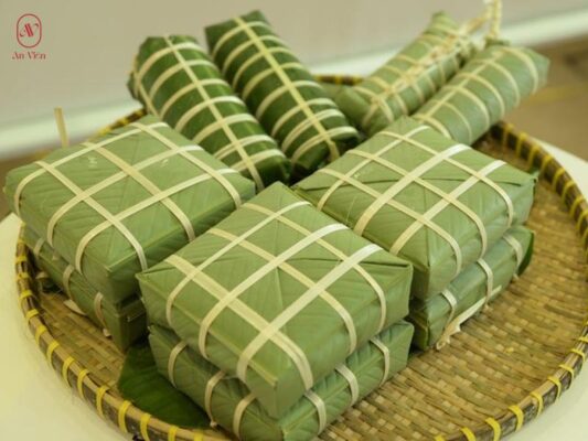các loại bánh ngon trên thị trường: bánh chưng, bánh tét